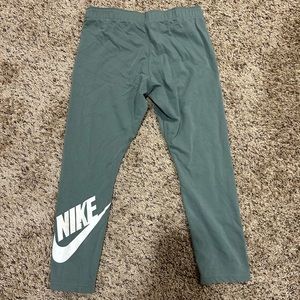 Calf length M Nike leggings